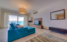 Seafront Luxury Apartment With Pool
