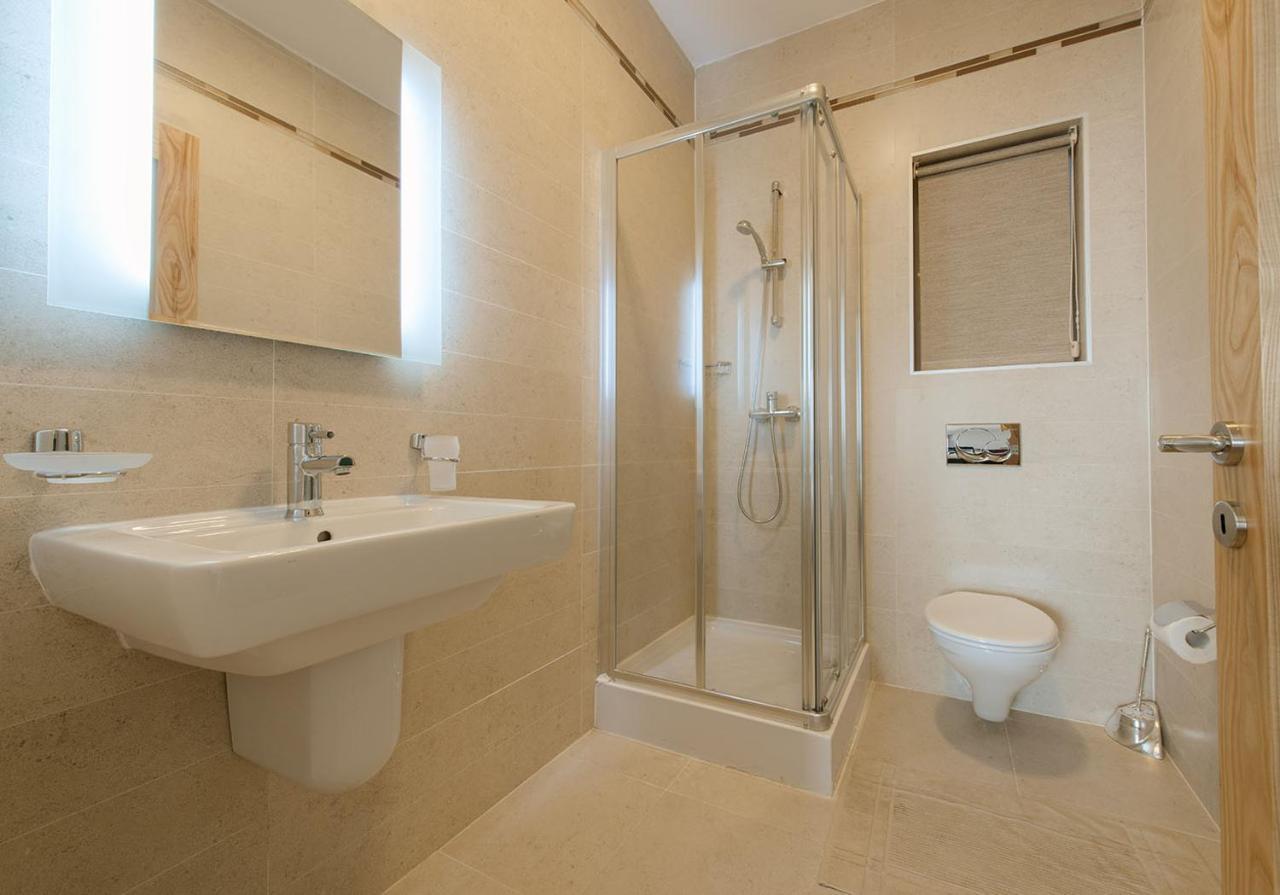 Seafront Luxury Apartment With Pool Sliema Exterior photo