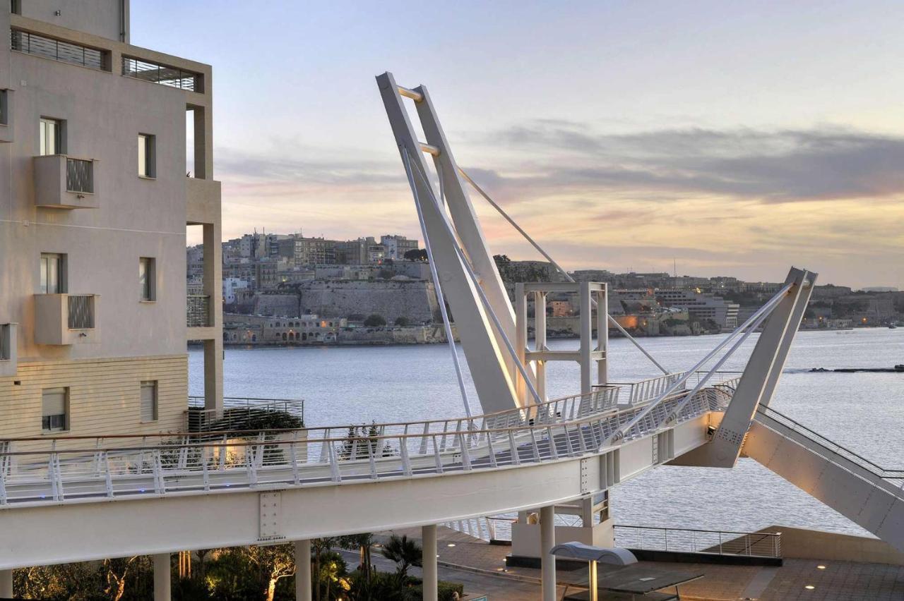 Seafront Luxury Apartment With Pool Sliema Exterior photo