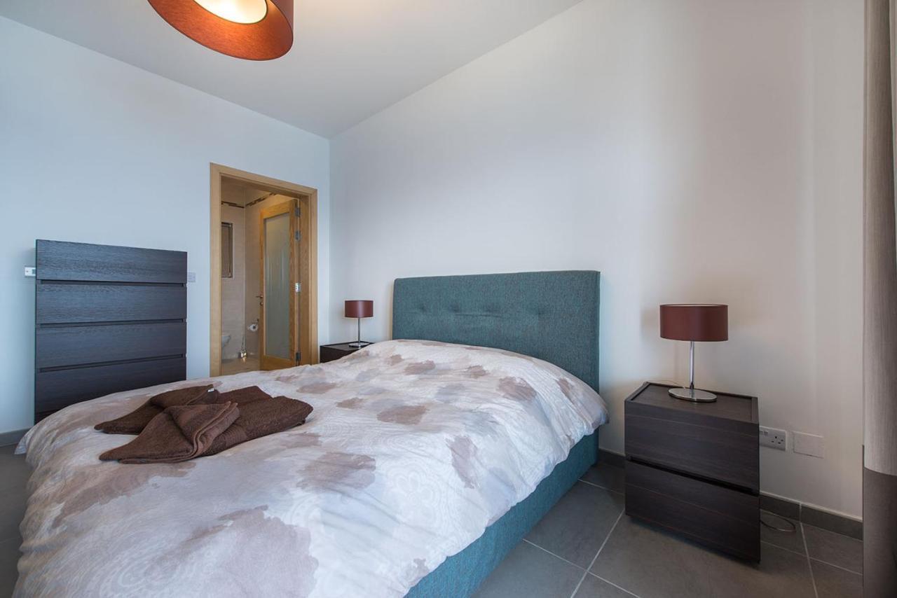 Seafront Luxury Apartment With Pool Sliema Exterior photo